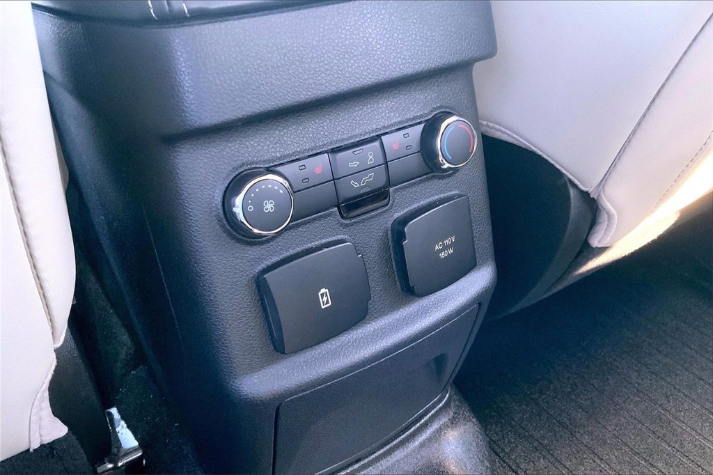 Used 2018 Ford Explorer Platinum image 10