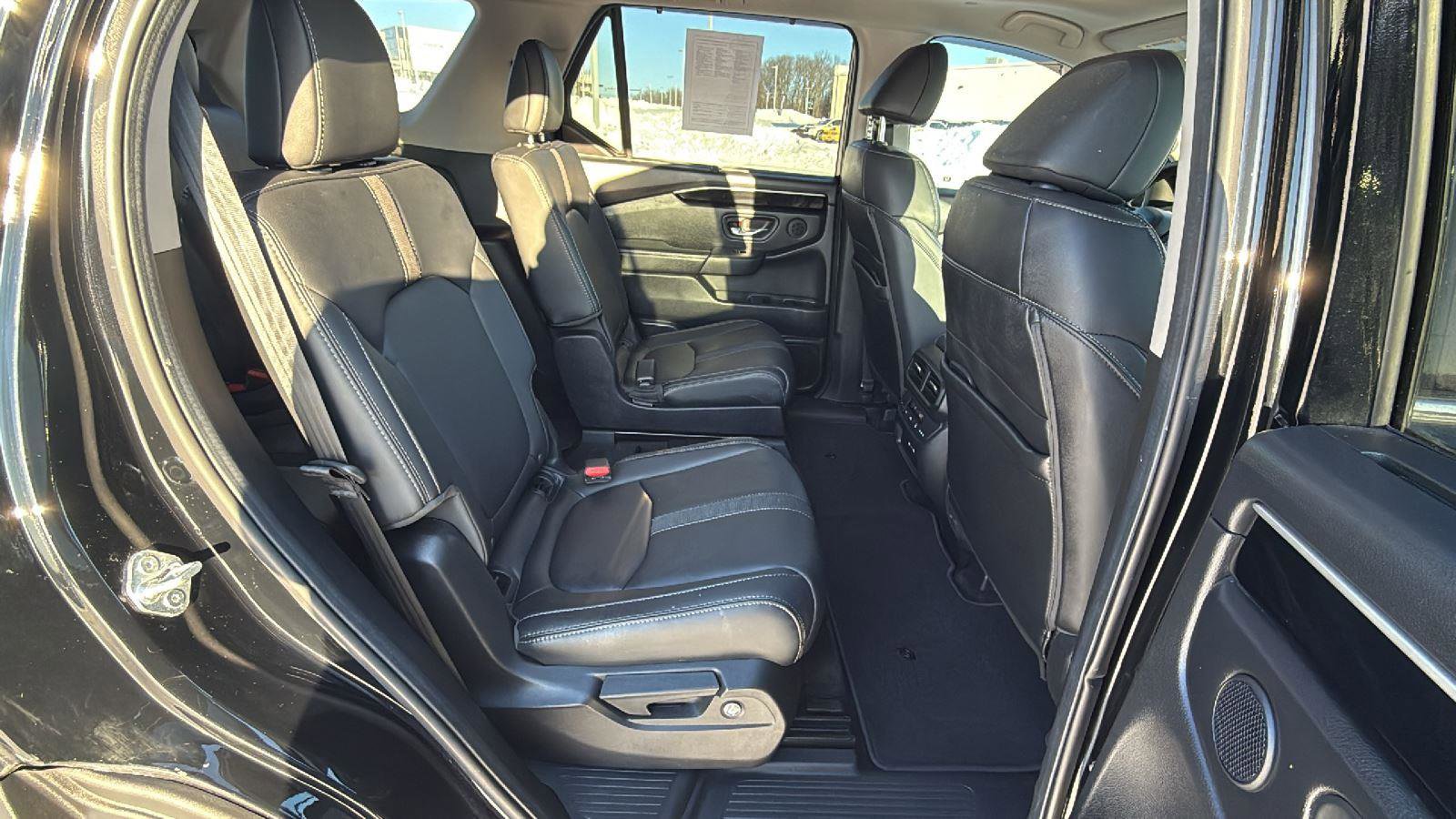 Used 2025 Honda Pilot Touring image 21