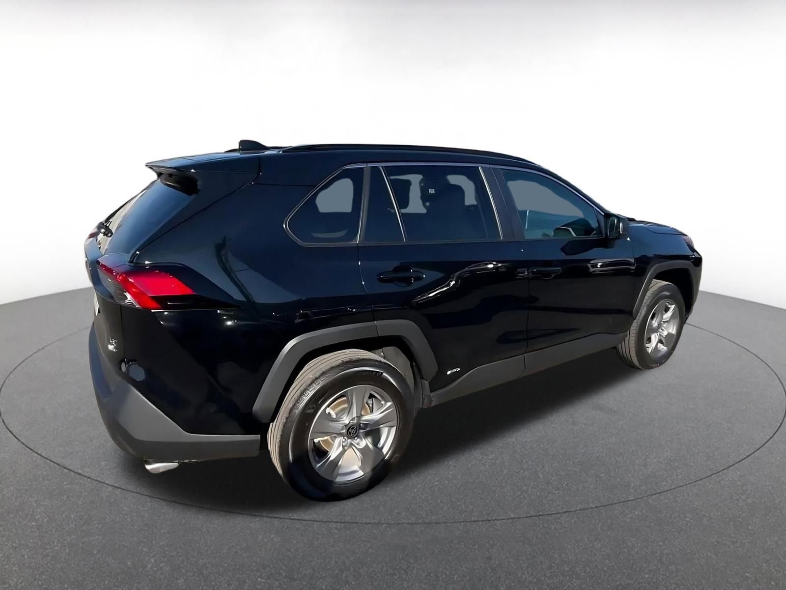 Used 2025 Toyota RAV4 LE image 15