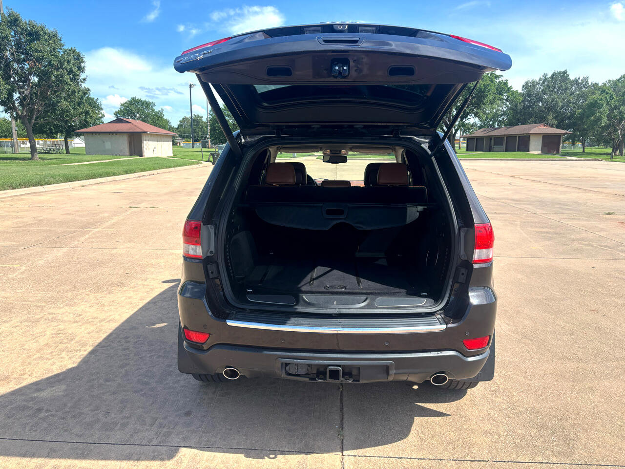 Used 2011 Jeep Grand Cherokee Overland Summit image 36