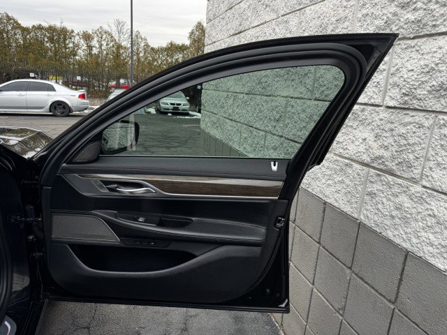 Used 2019 BMW 740i w/ Cold Weather Package RWD image 39