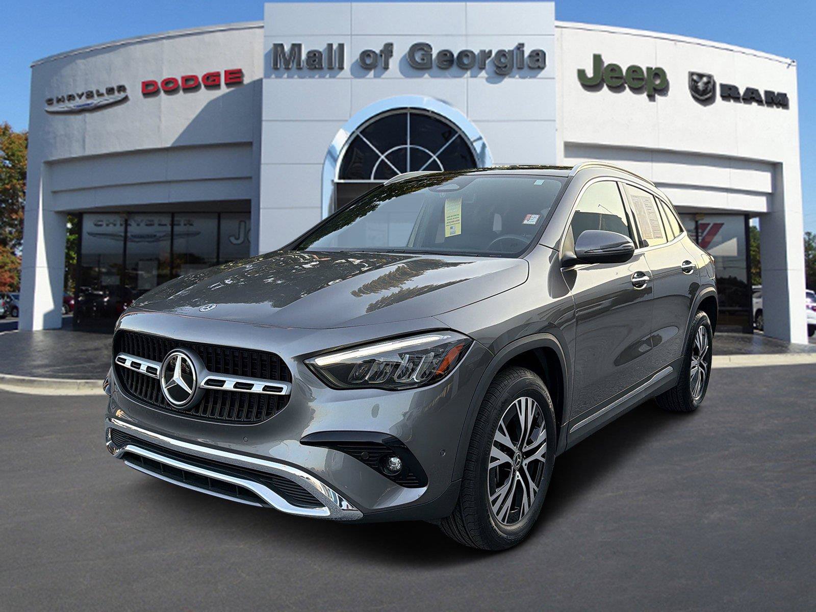 Used 2025 Mercedes-Benz GLA 250 4MATIC image 1