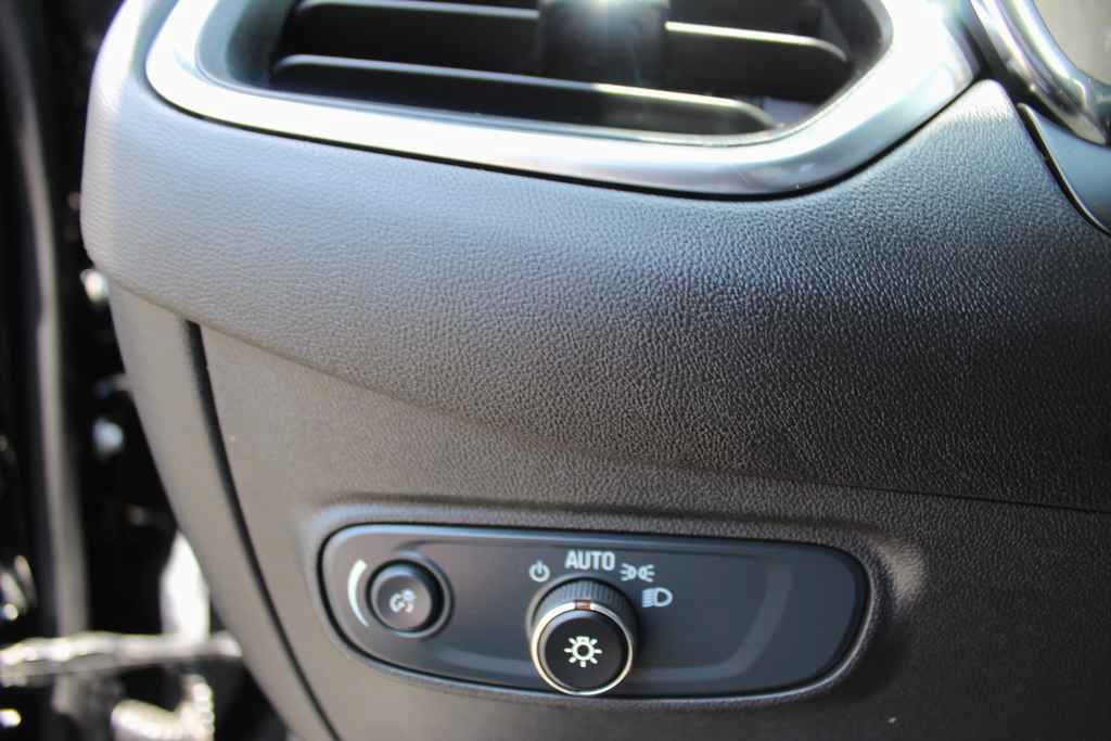 Used 2024 Chevrolet Equinox LS w/ LS Convenience Package FWD image 12