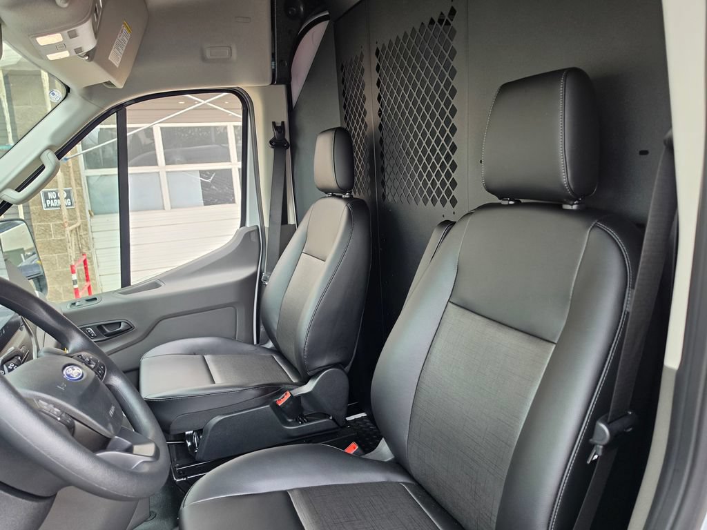 New 2026 Ford Transit 250 148 Medium Roof Extended AWD image 32