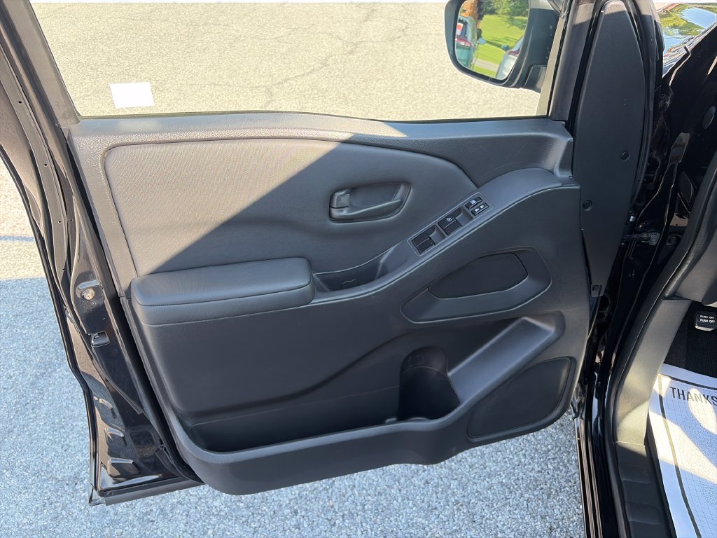 Used 2022 Nissan Frontier S w/ Technology Package AWD/4WD image 11