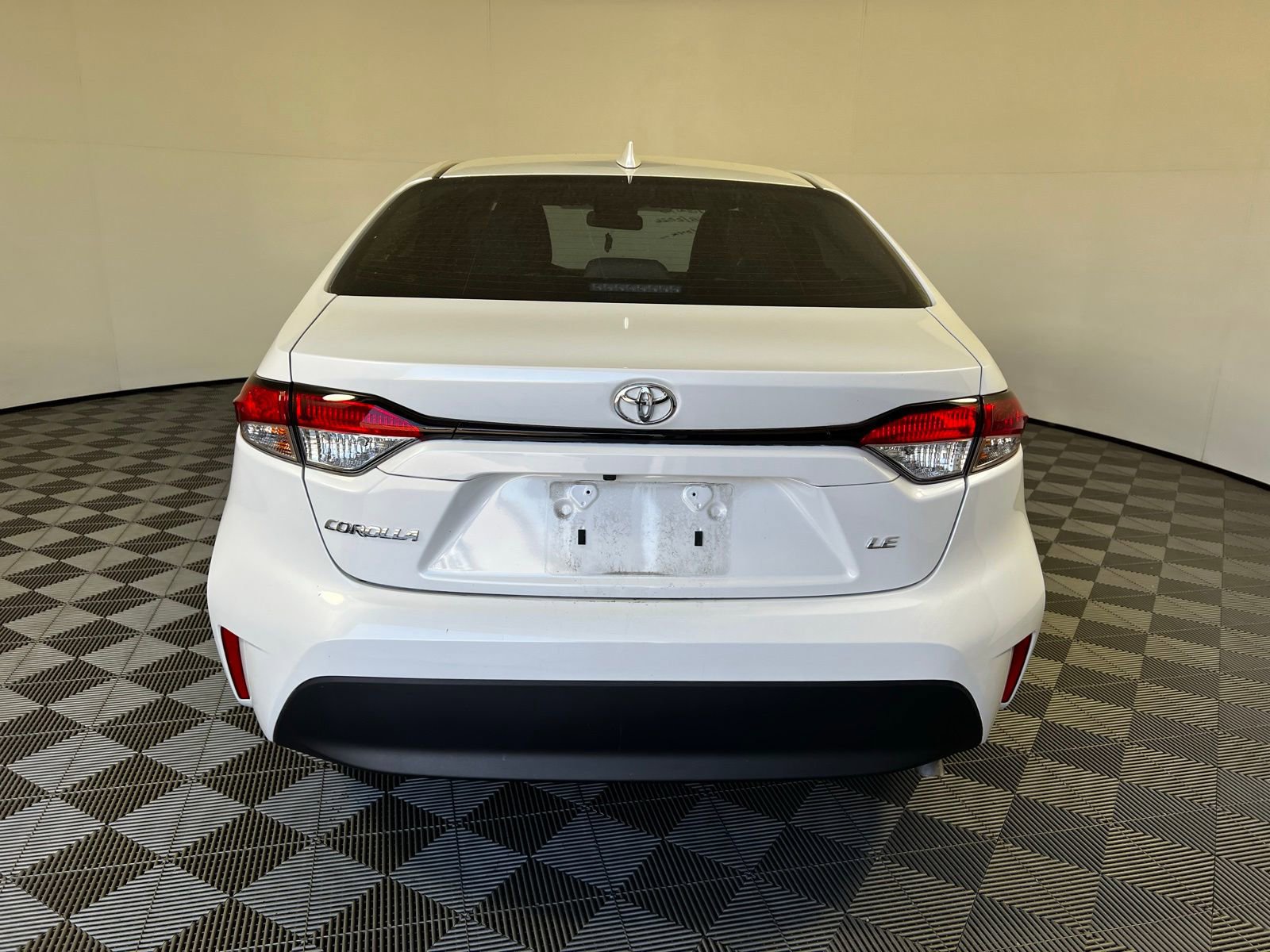 Used 2024 Toyota Corolla LE image 6