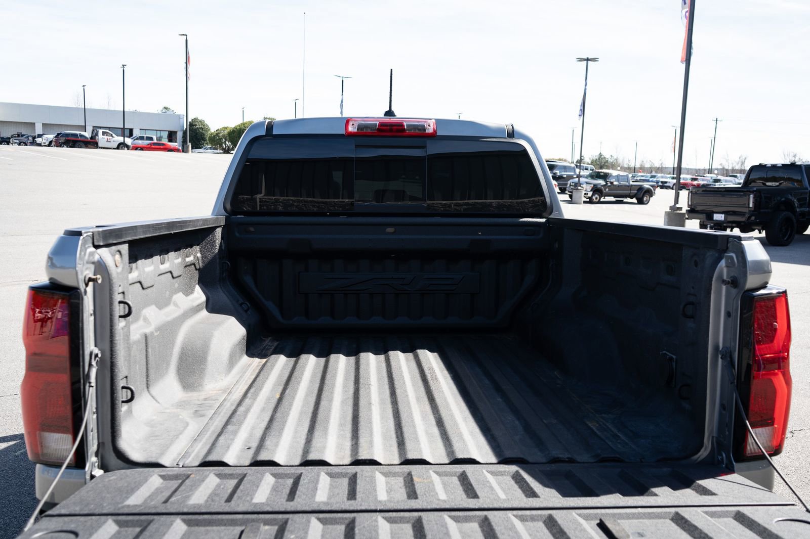 Used 2024 Chevrolet Colorado ZR2 w/ Technology Package AWD/4WD image 9