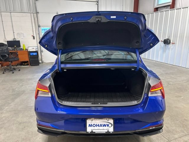 Used 2023 Hyundai Elantra Limited FWD image 21