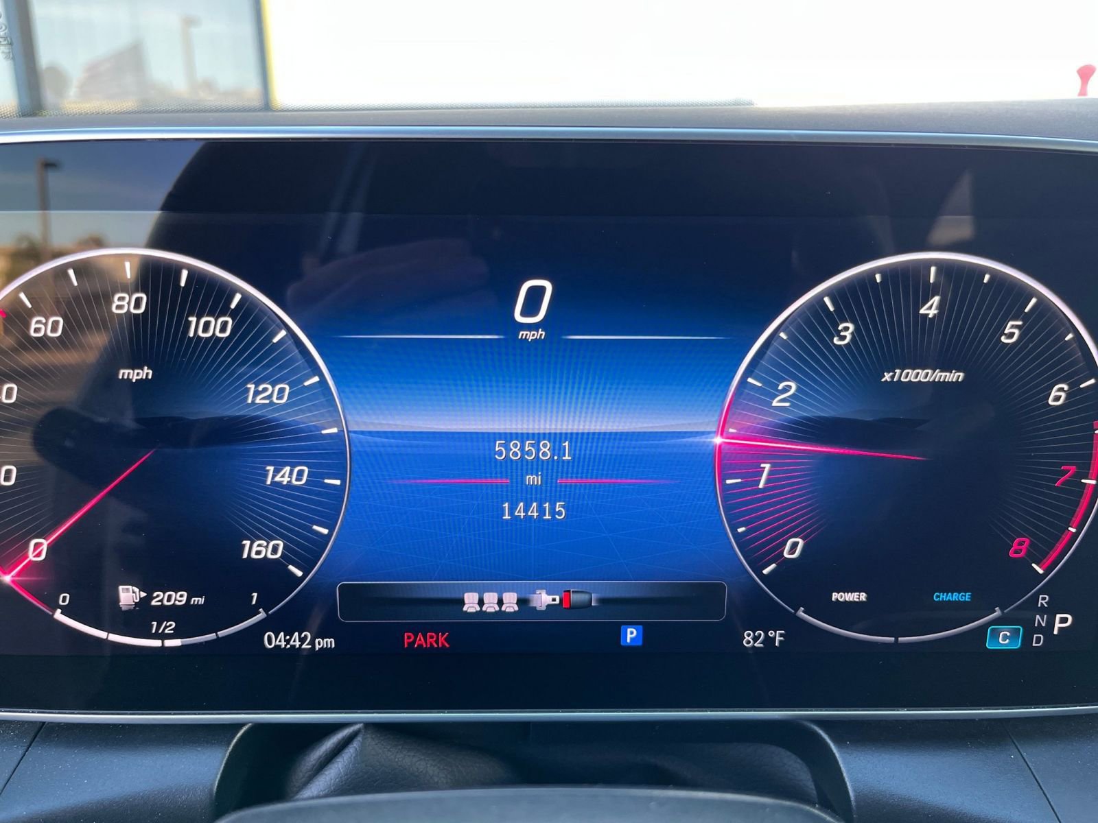 Used 2024 Mercedes-Benz GLC 300 4MATIC image 40