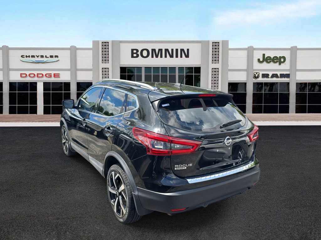 Used 2020 Nissan Rogue Sport SL FWD image 4