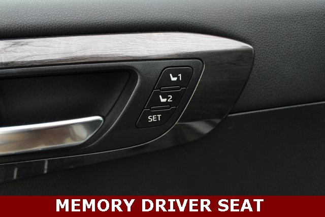 Used 2020 Toyota Highlander Limited image 18