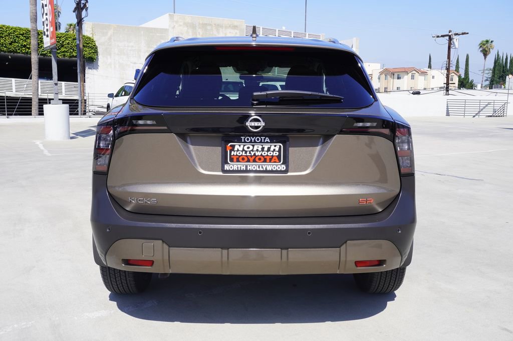 Used 2025 Nissan Kicks SR image 6