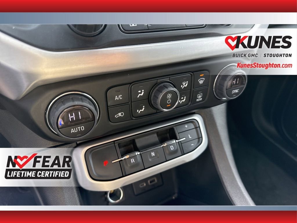 Used 2023 GMC Acadia SLT image 35