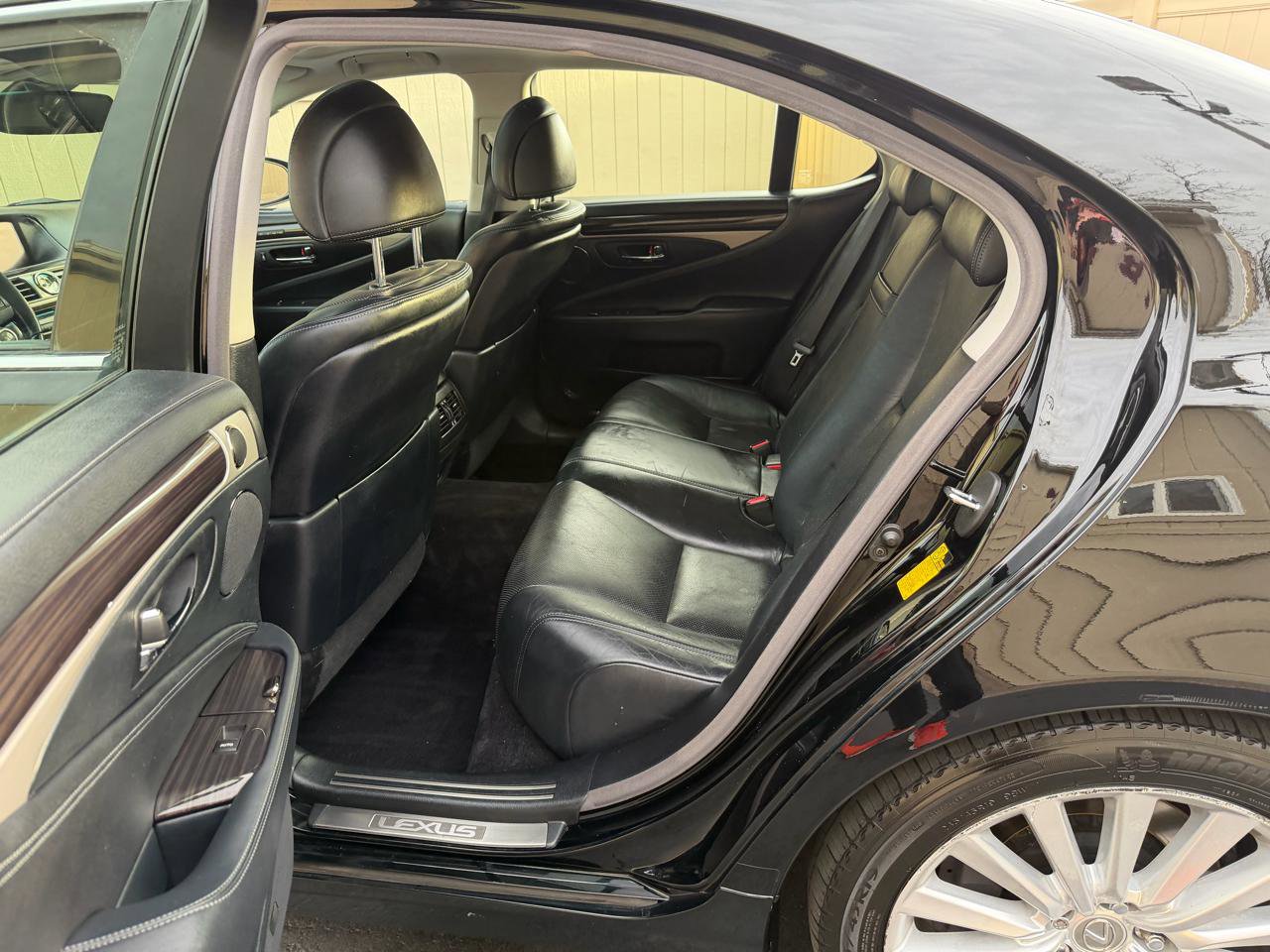 Used 2013 Lexus LS 460 Luxury Sedan AWD w/ Comfort Pkg image 14