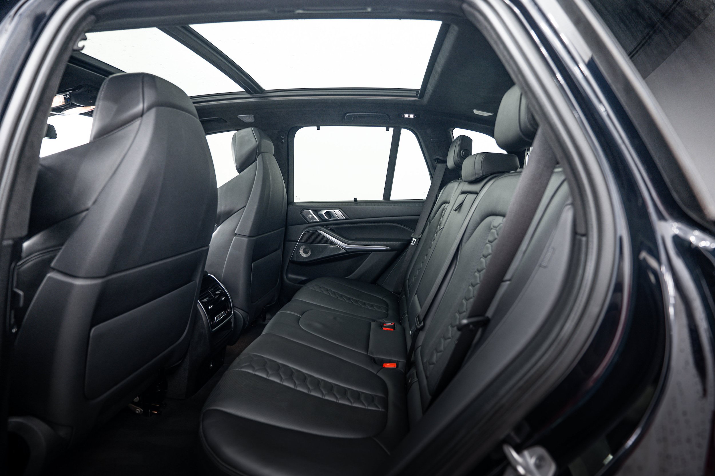 Used 2021 BMW X5 M w/ Executive Package AWD/4WD image 18