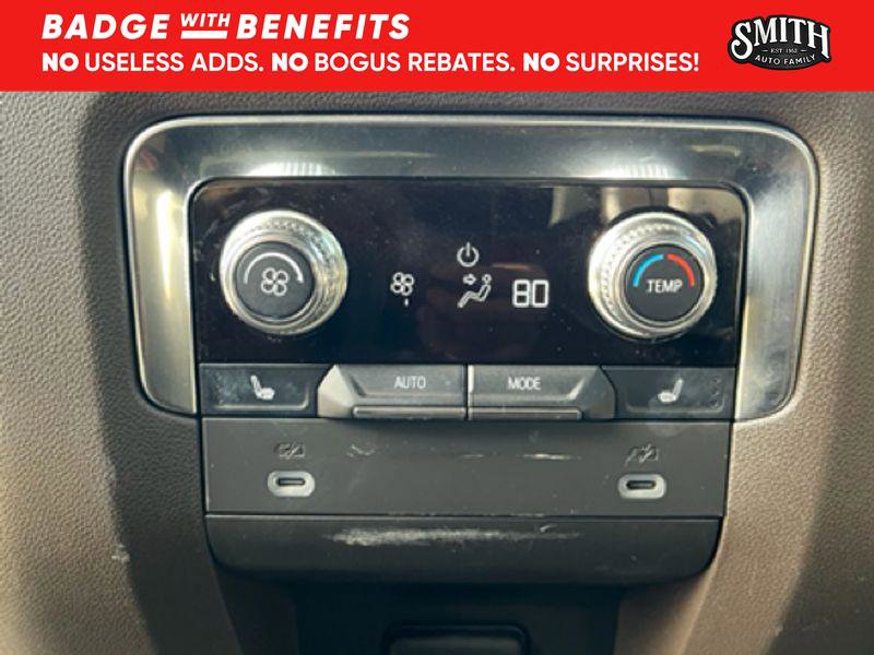 Used 2022 GMC Yukon SLT w/ SLT Luxury Package image 18