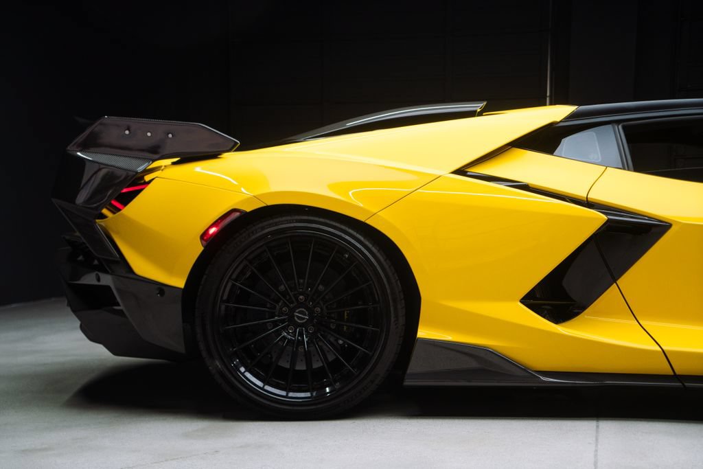 Used 2024 Lamborghini Revuelto AWD/4WD image 19