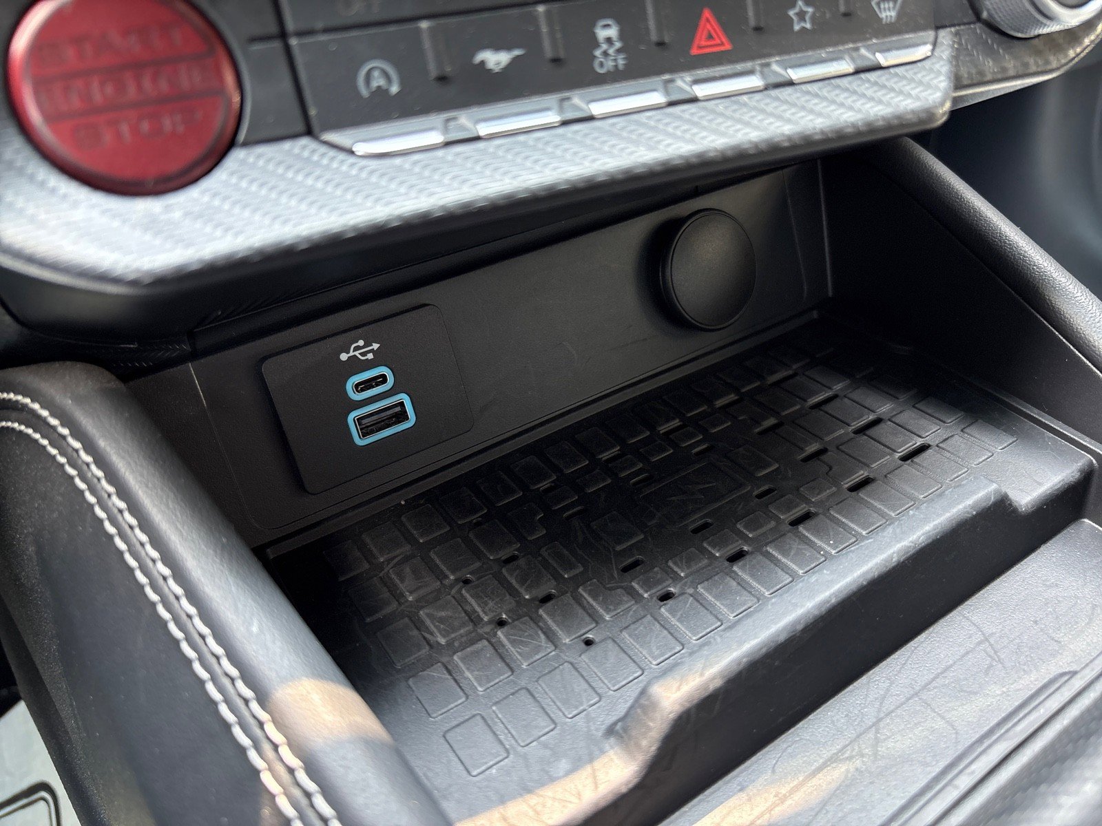 Used 2024 Ford Mustang Premium image 19