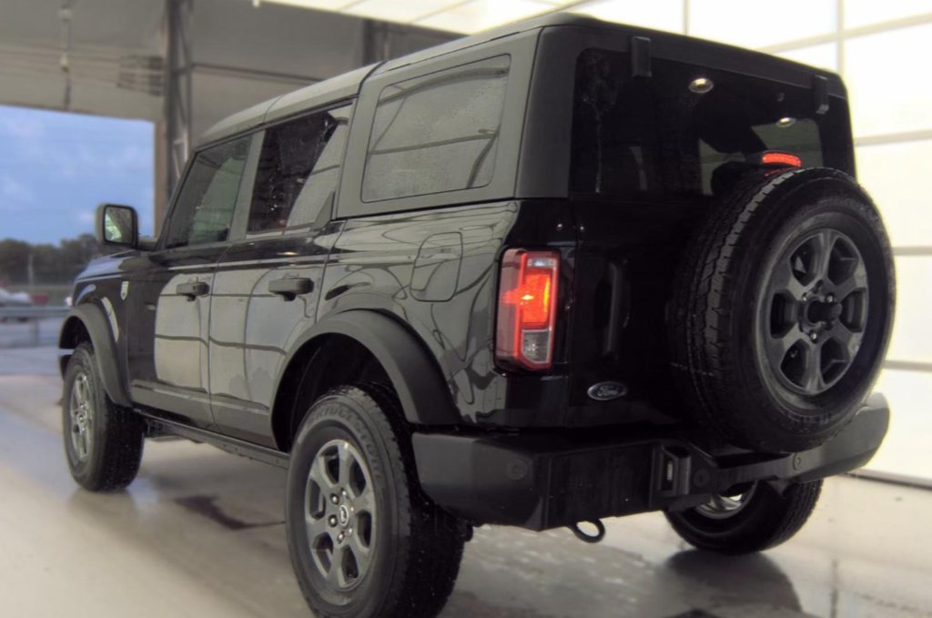 Used 2025 Ford Bronco Big Bend AWD/4WD image 2
