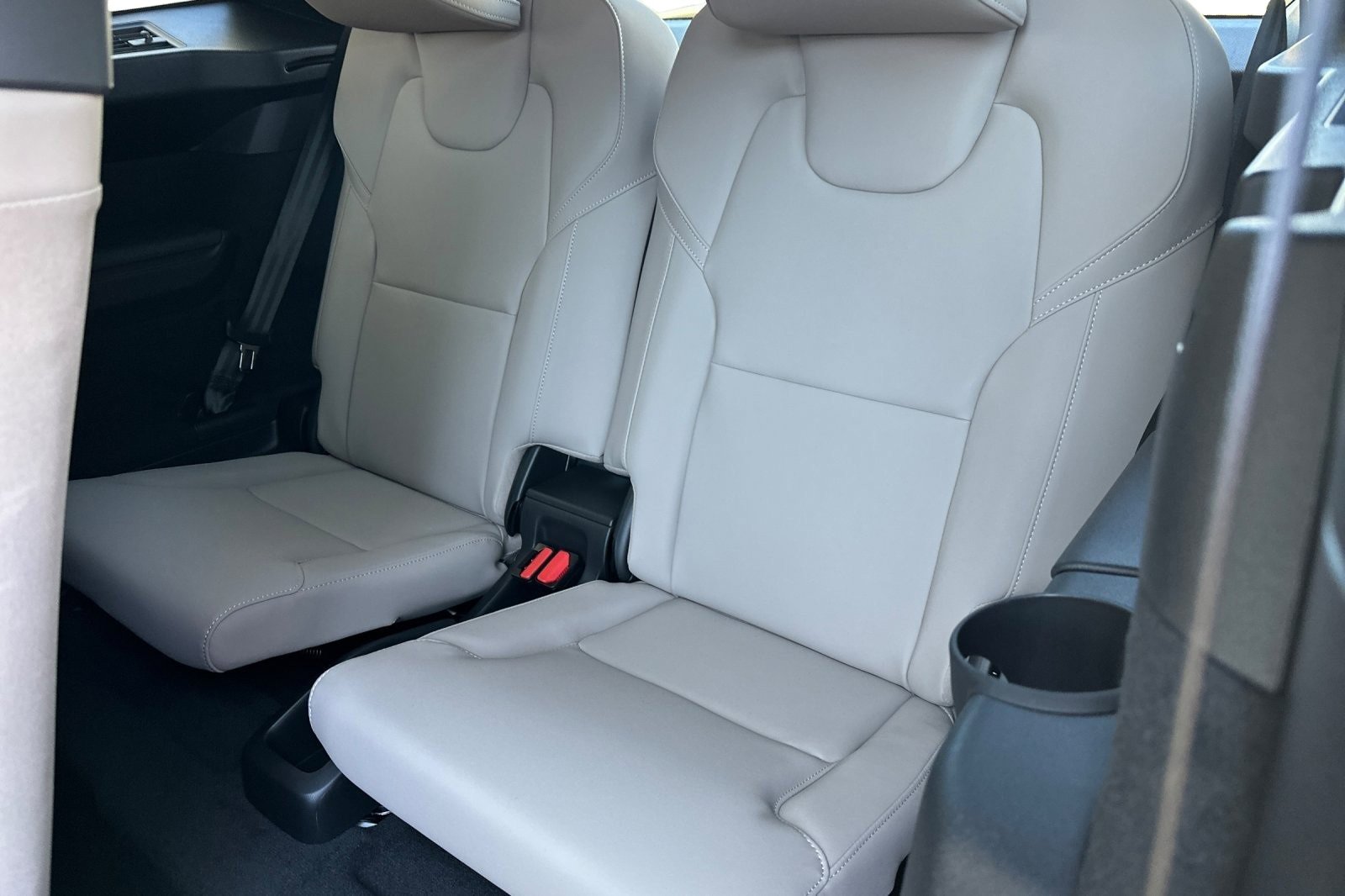 New 2026 Volvo XC90 T8 Plus image 17