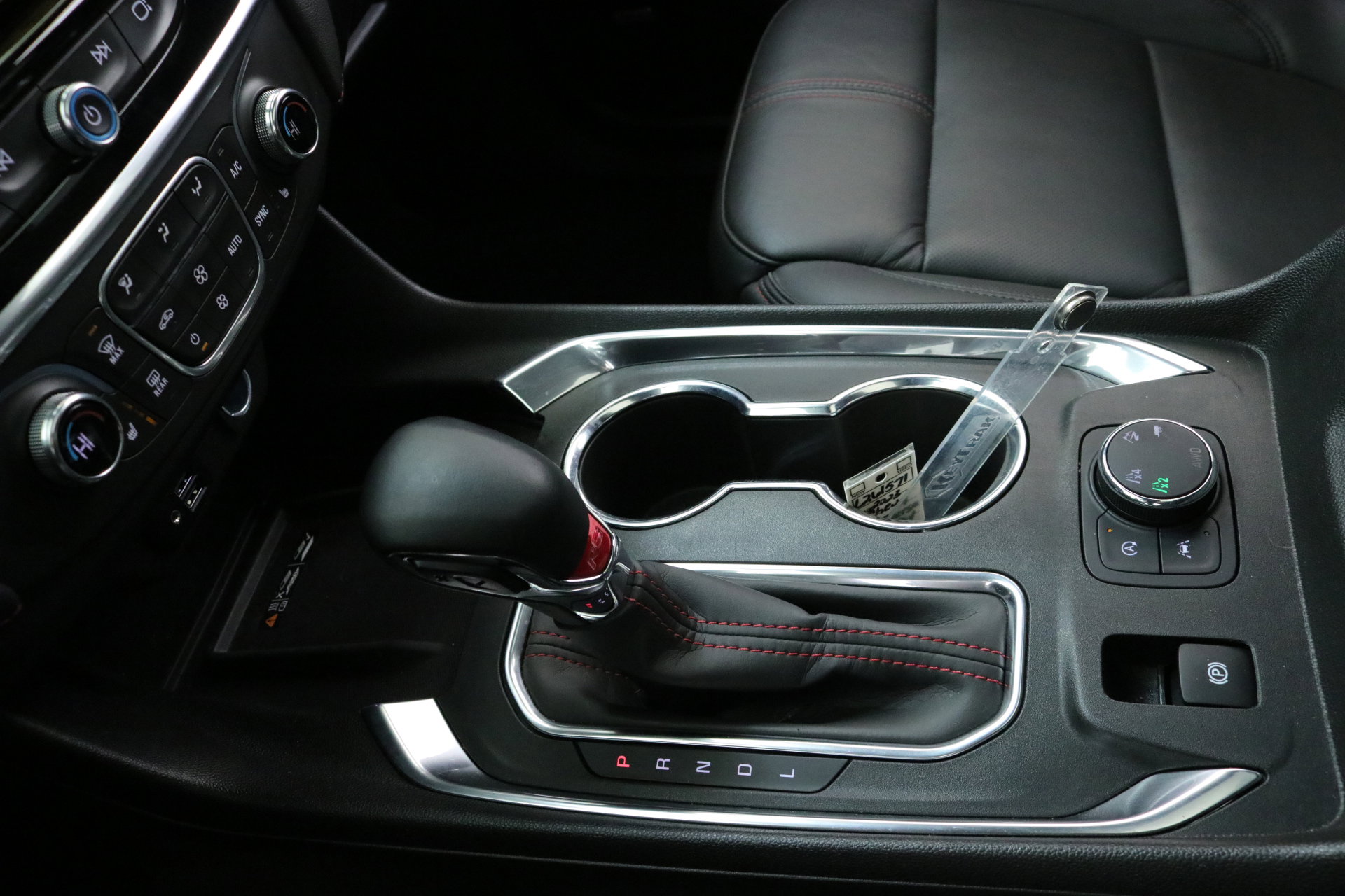 Used 2023 Chevrolet Traverse RS image 20