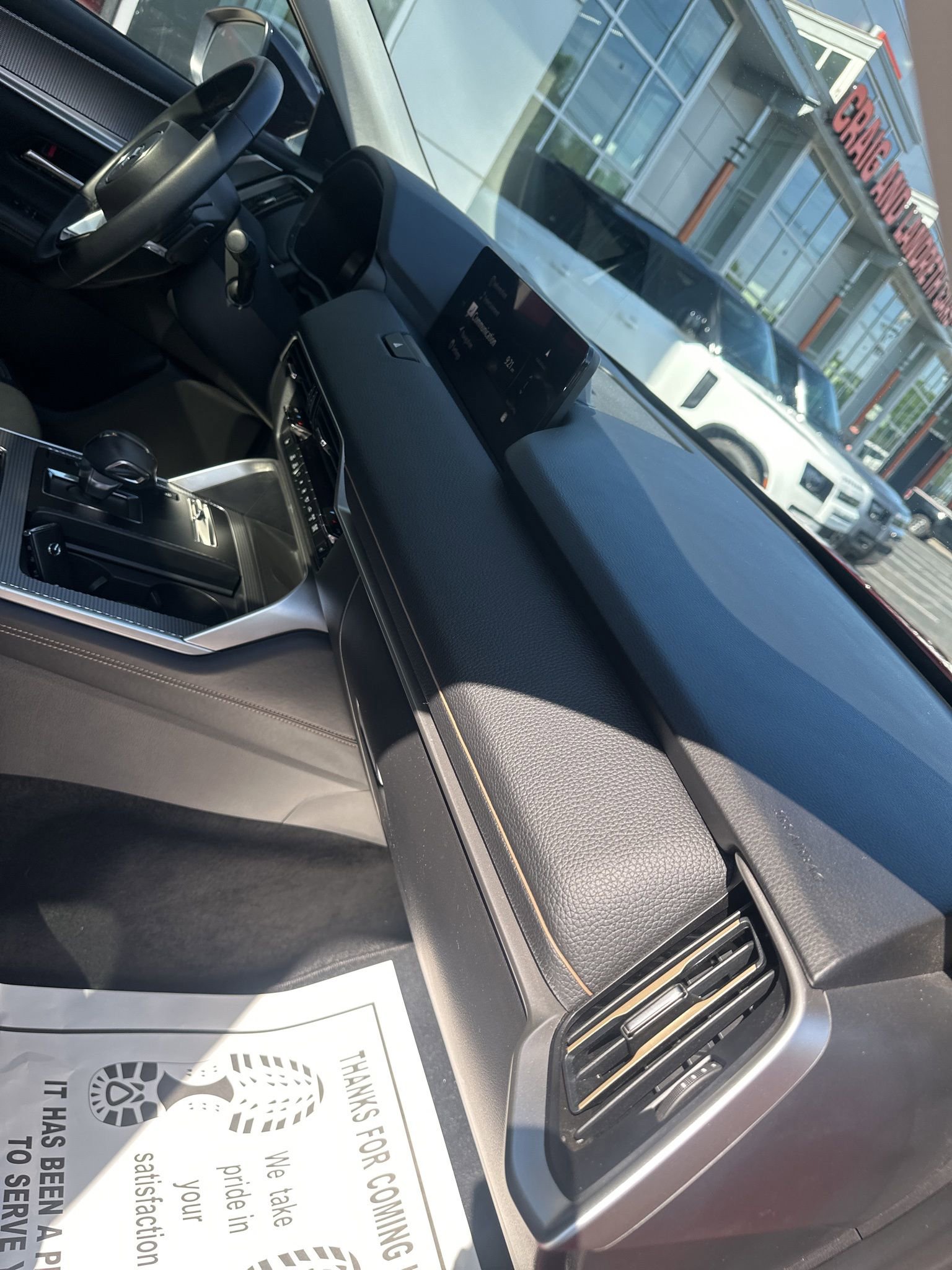Used 2025 MAZDA CX-70 Plug-In Hybrid w/ Premium Pkg image 11