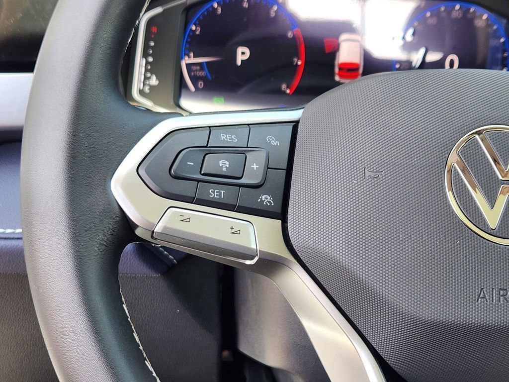 New 2025 Volkswagen Taos SEL image 8