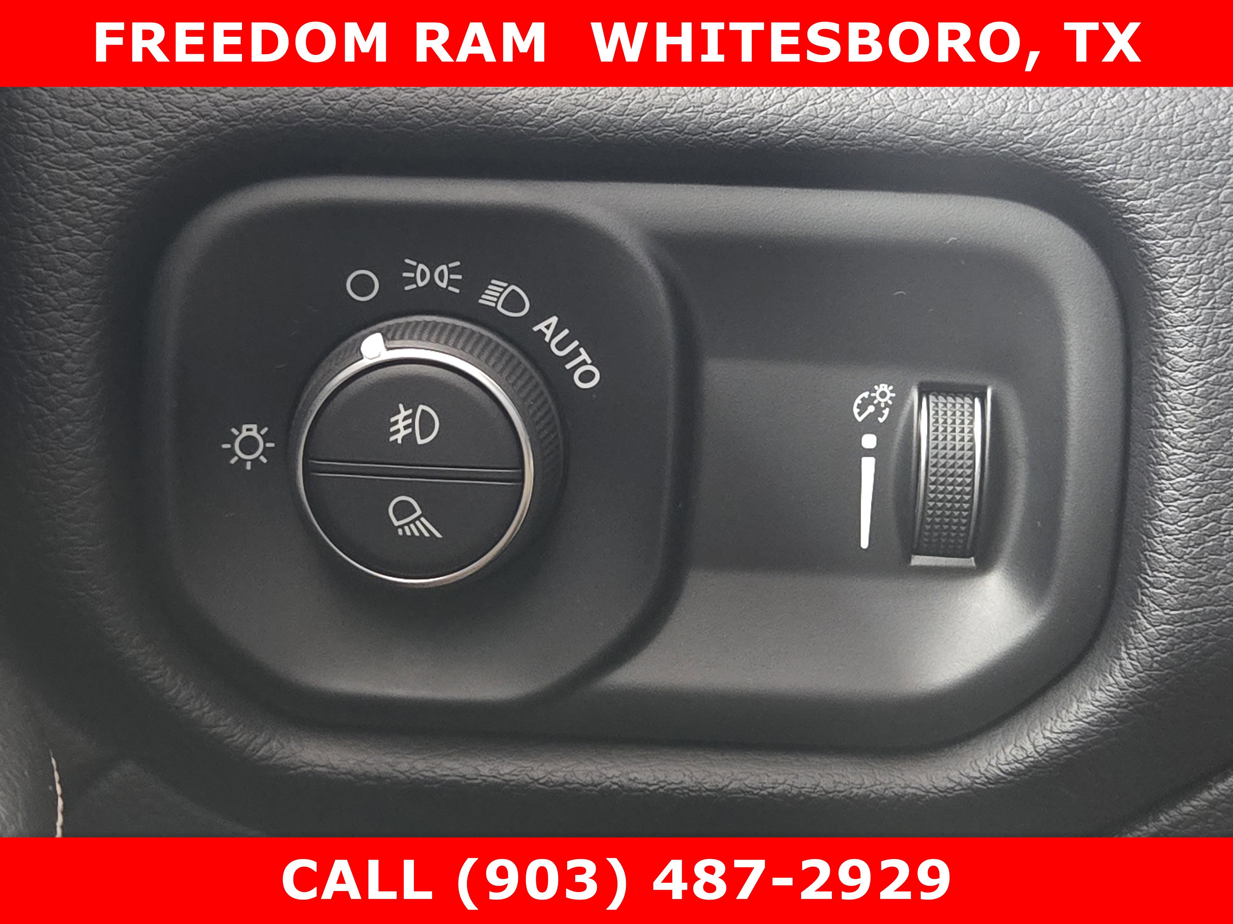 Used 2024 RAM 2500 Big Horn w/ Sport Appearance Package image 16