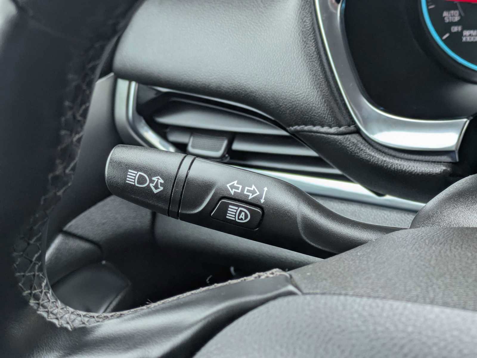 Used 2024 Chevrolet Traverse LT w/ LPO, Floor Liner Package AWD/4WD image 28