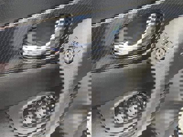 Used 2019 Nissan Rogue SL w/ Premium Package image 21