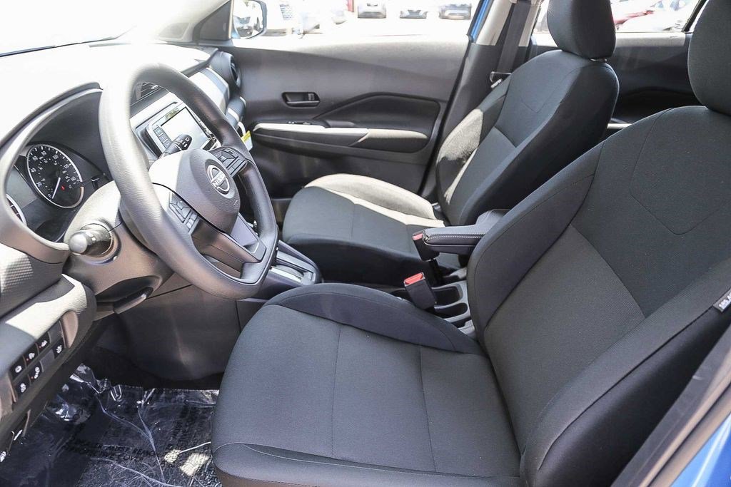New 2025 Nissan Kicks Play S image 17