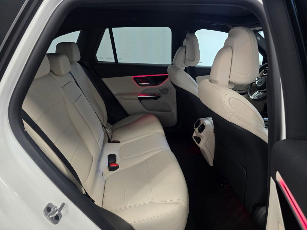 Used 2025 Mercedes-Benz GLC 300 GLC 300 image 23