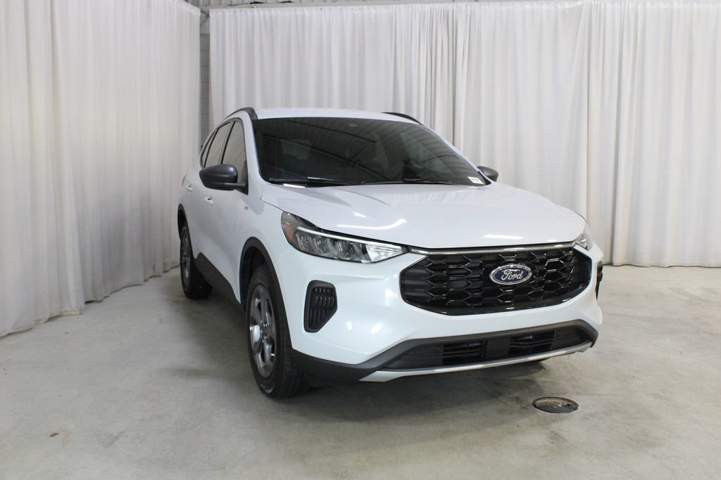 Used 2025 Ford Escape ST-Line w/ Tech Pack #1 AWD/4WD image 37
