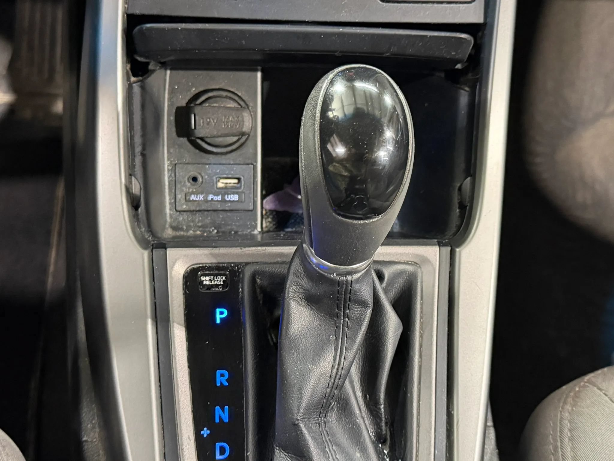 Used 2015 Hyundai Elantra SE FWD image 25
