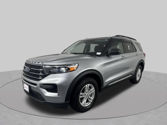 Used 2020 Ford Explorer XLT w/ Comfort Package AWD/4WD image 2