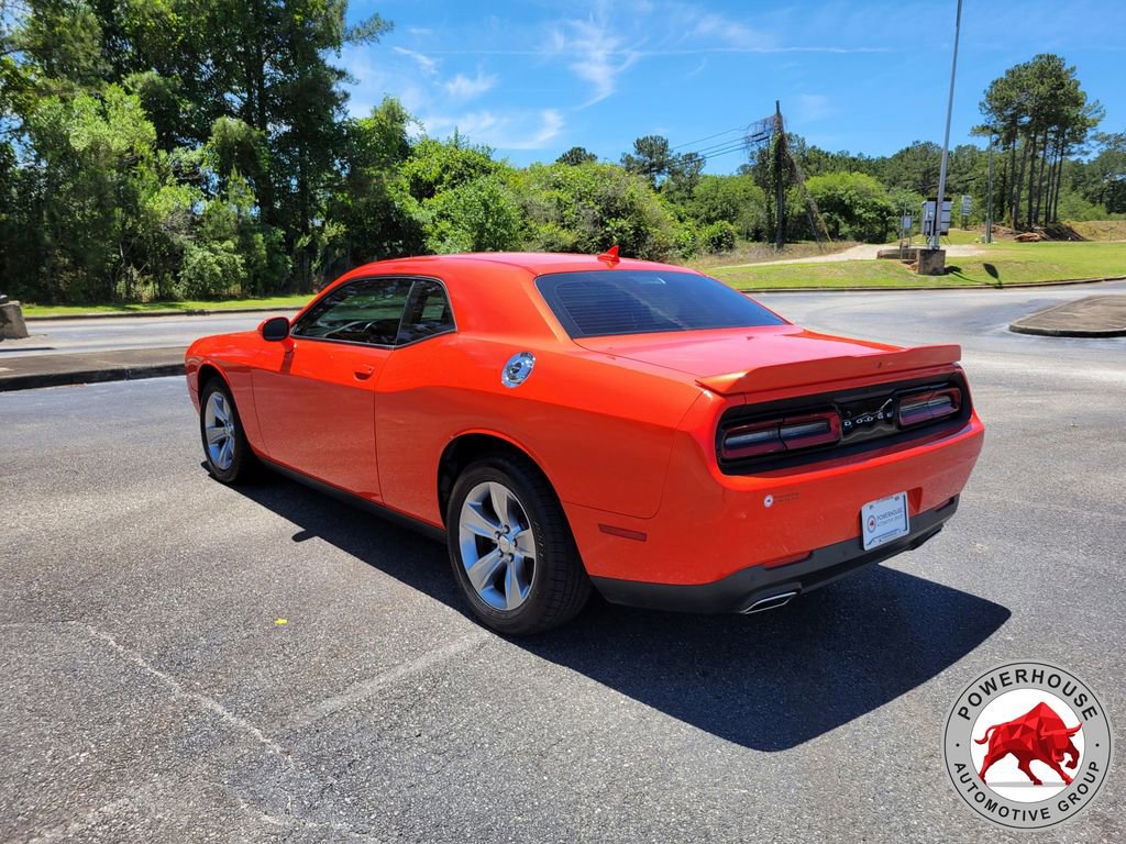 Used 2021 Dodge Challenger SXT w/ Driver Convenience Group RWD image 4