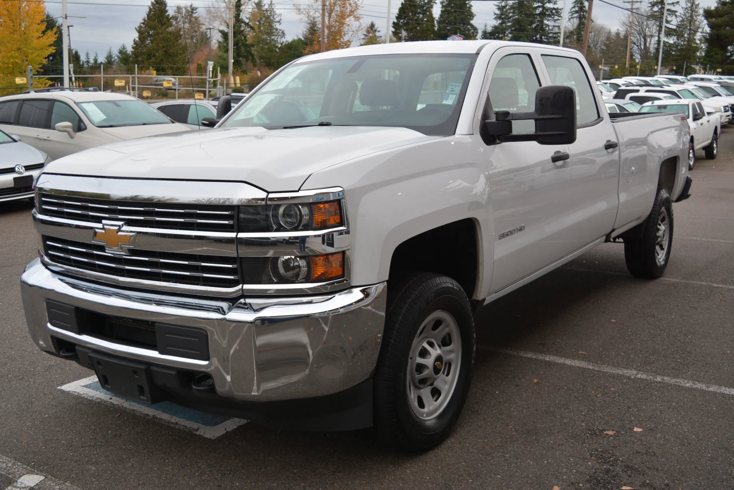 Used 2018 Chevrolet Silverado 3500 W/T AWD/4WD image 3