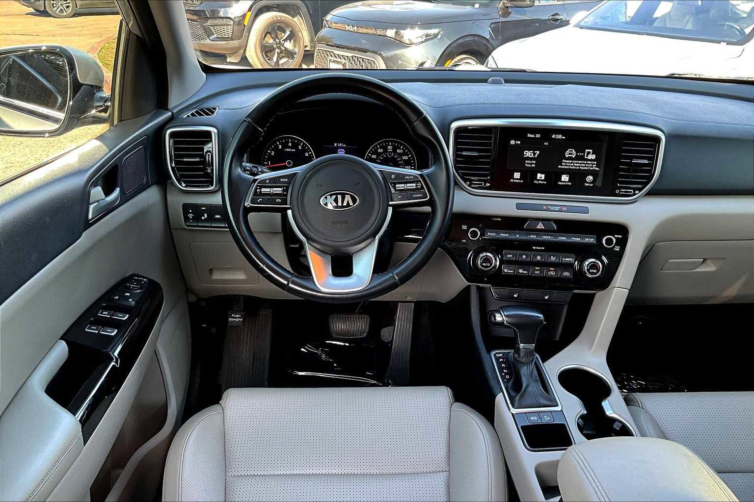 Used 2020 Kia Sportage EX image 9