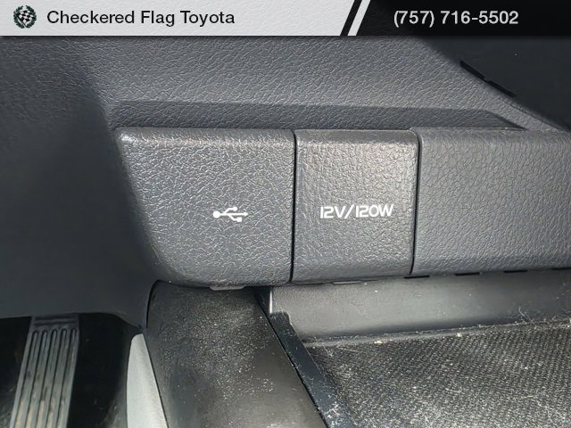 Used 2023 Toyota Camry SE w/ Cold Weather Package image 19