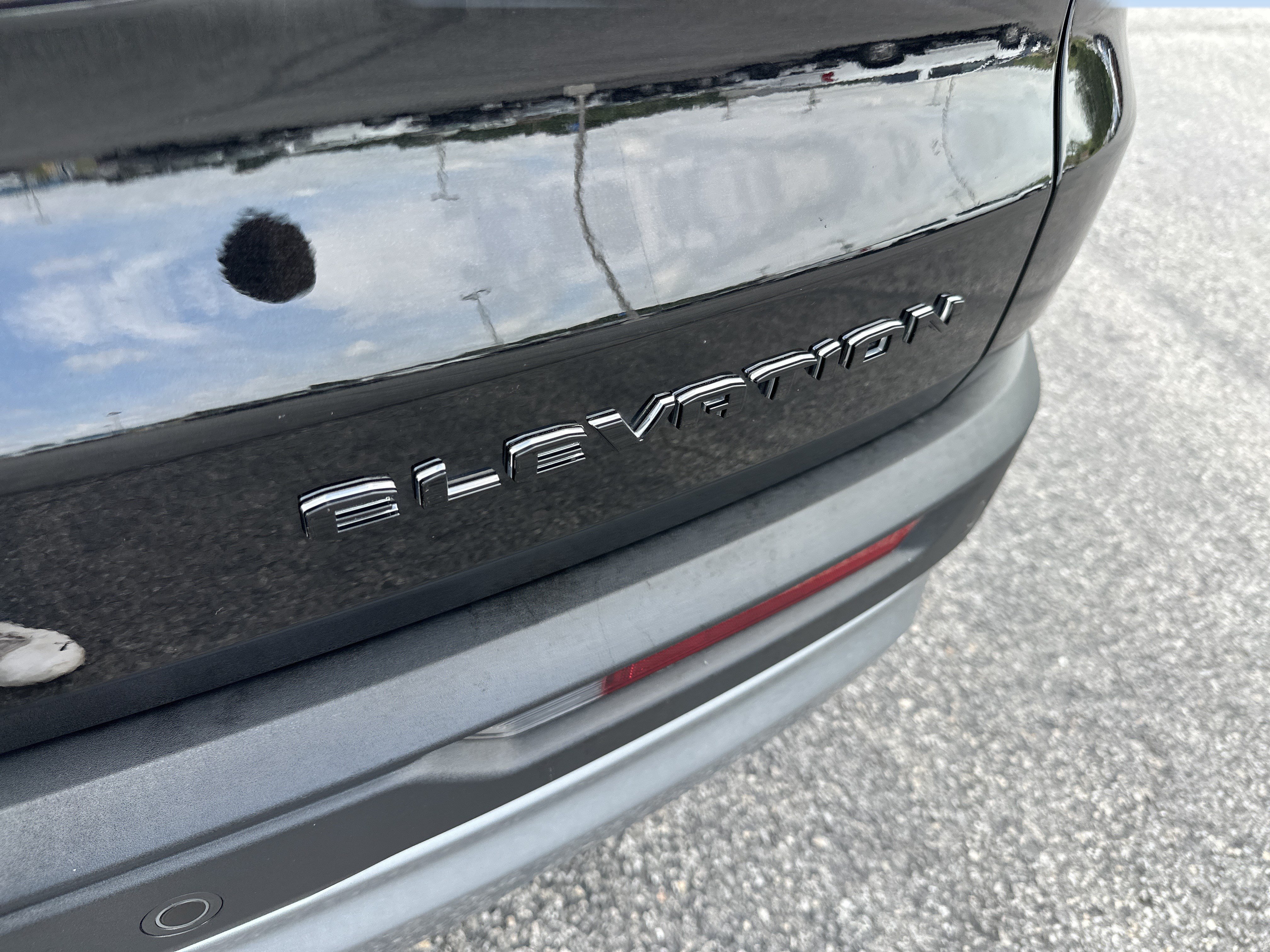 Used 2025 GMC Acadia Elevation AWD/4WD image 6