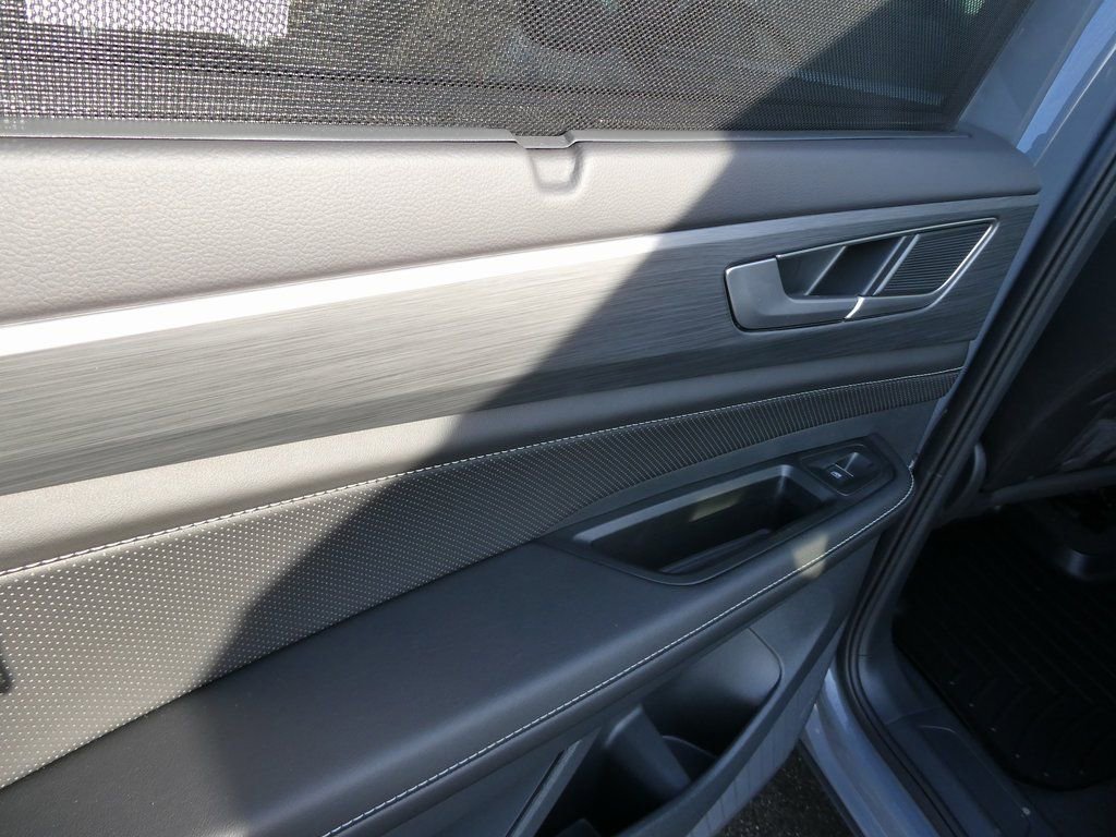 New 2026 Volkswagen Atlas Cross Sport SE image 32