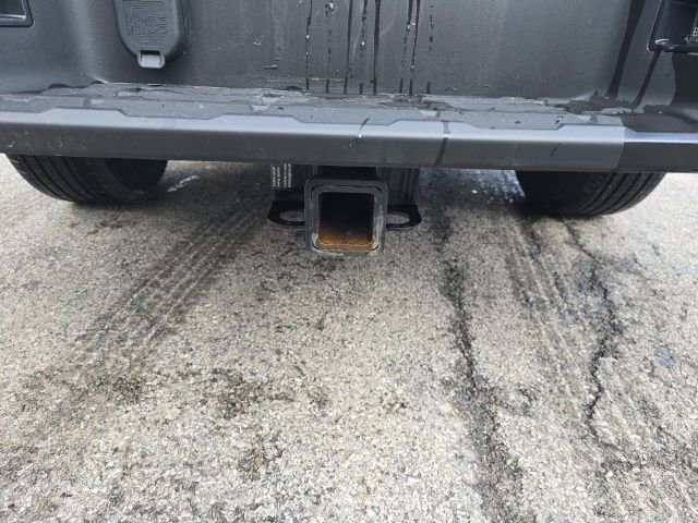 Used 2025 Nissan Frontier SV w/ Tow Package image 5