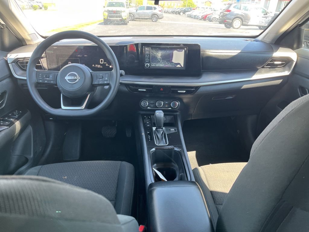 Used 2025 Nissan Kicks S AWD/4WD image 23