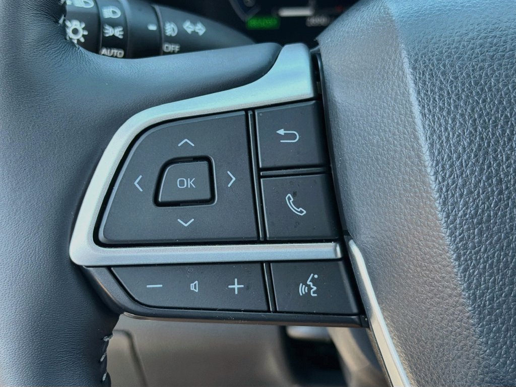 Used 2026 Toyota Highlander Limited AWD/4WD image 18
