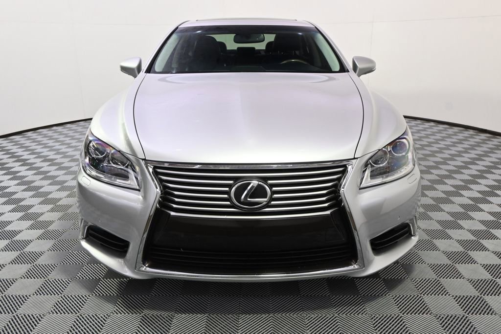 Used 2013 Lexus LS 460 AWD w/ Comfort Pkg image 10