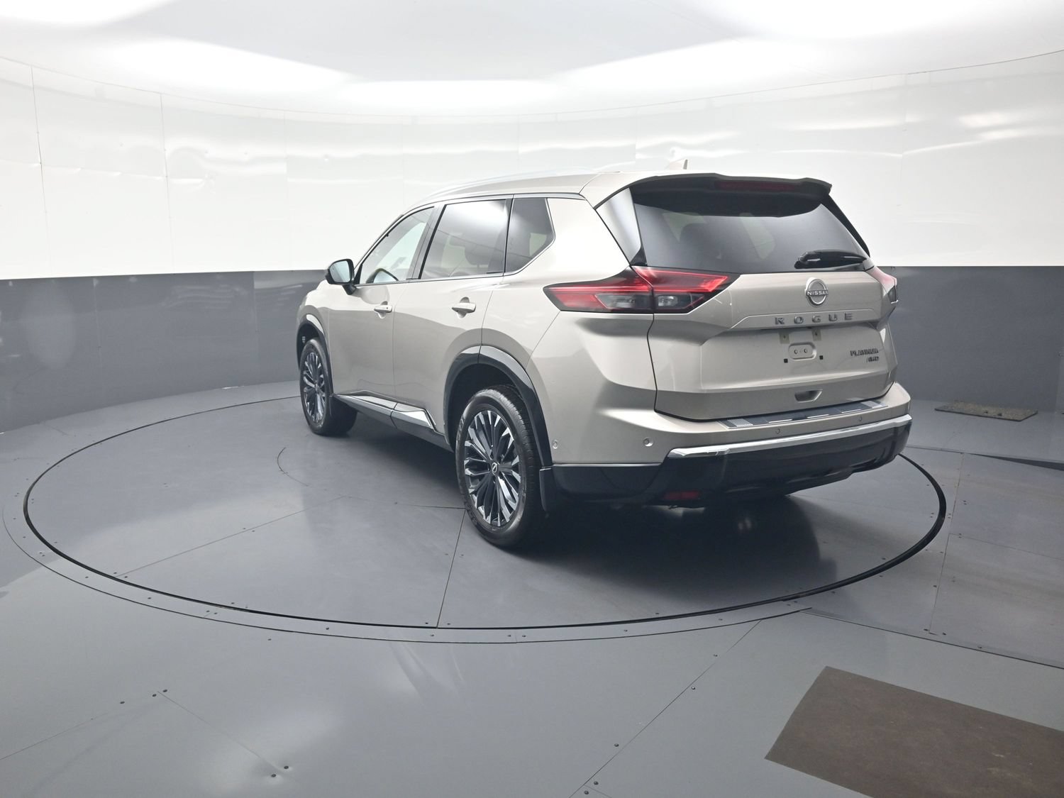 Used 2024 Nissan Rogue Platinum AWD/4WD image 5