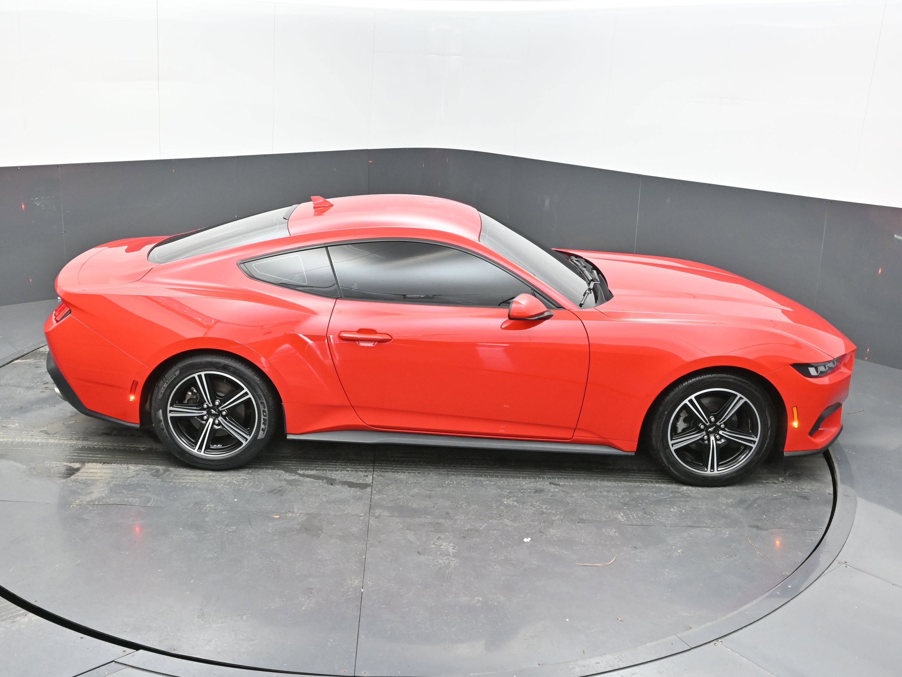 Used 2024 Ford Mustang EcoBoost image 33