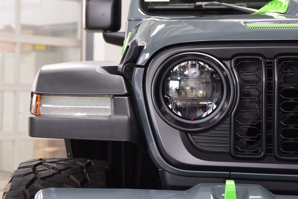 Used 2024 Jeep Wrangler Unlimited Rubicon w/ Safety Group AWD/4WD image 10