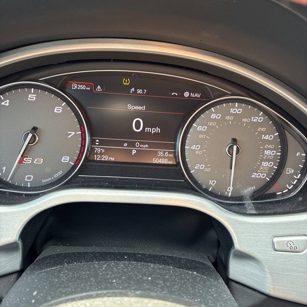 Used 2017 Audi S8 Plus w/ Dynamic Package image 11