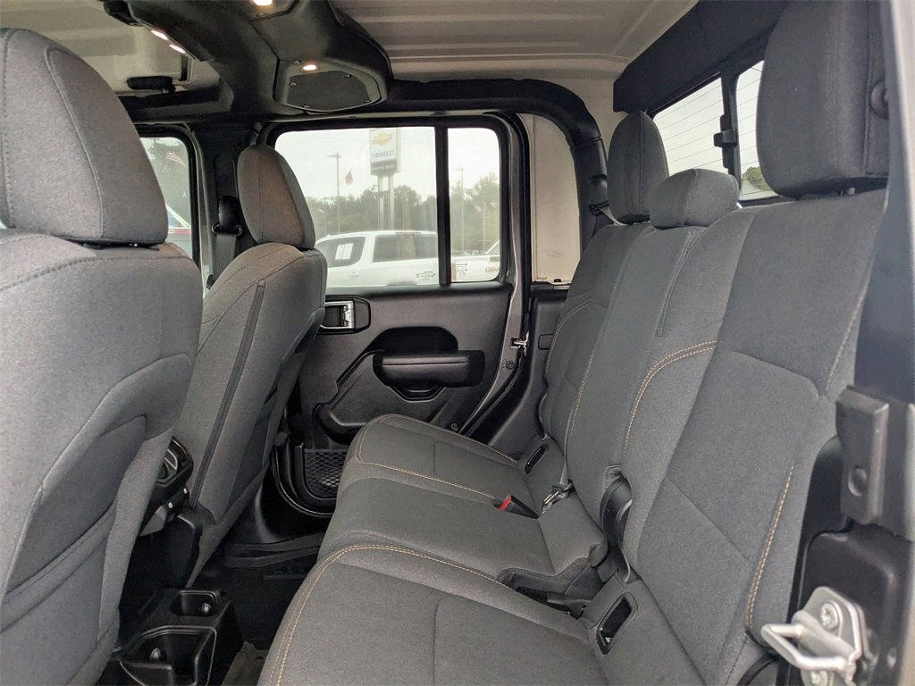 Used 2024 Jeep Gladiator Sport image 11